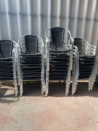 Sillas de terraza apilables el precio es cada una