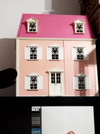 Casita Hello Kitty amueblada