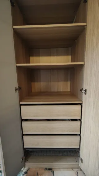 Armario PAX efecto roble teñido blanco