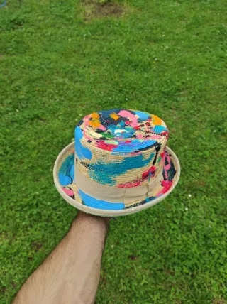 Sombrero medio copa tematizado