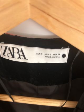 Chaqueta Zara bordada corta