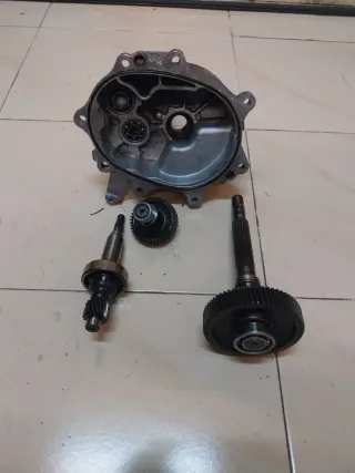 REDUCTORA CAJA TRANSMISIÓN