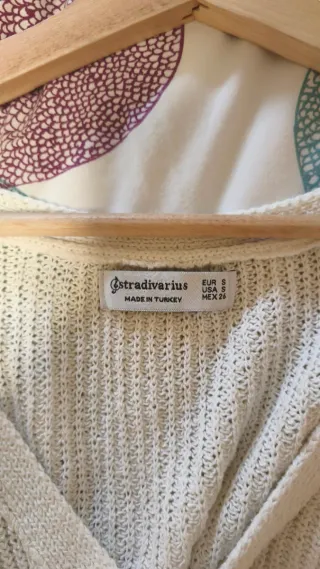 Chaqueta Stradivarius blanca botones