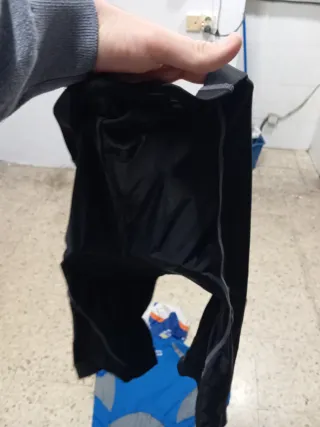 Conjunto Ciclismo Hombre + 2 Gorras + guantes