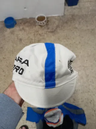 Conjunto Ciclismo Hombre + 2 Gorras + guantes