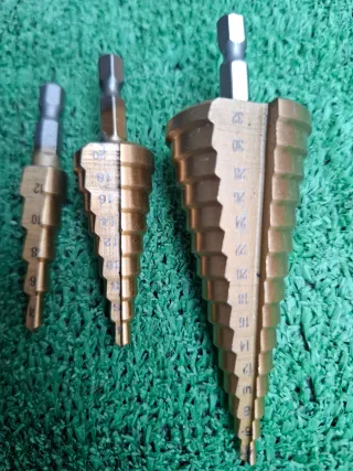 Juego 3 brocas escalonadas recubiertas de titanio