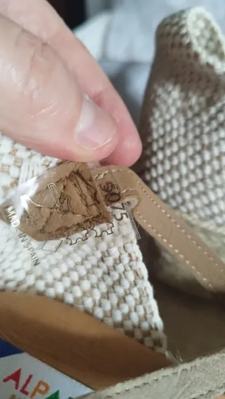Espardenyas/Sandalias de cuero beige. Sin estrenar