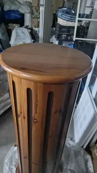 Mueble vitrina madera diseño curvo