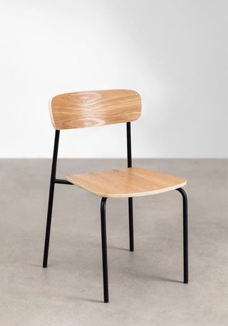 21 Sillas de hierro y madera