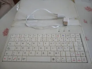 Mini teclado blanco con cable USB