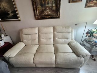2 Sofás de piel sintética 3 y 2 plazas reclinable.