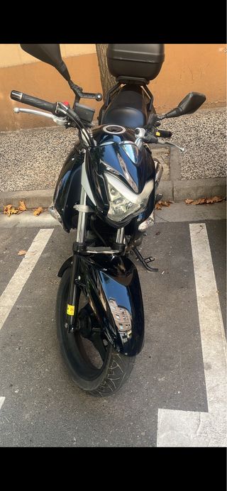 Suzuki Inazuma 250 Negra