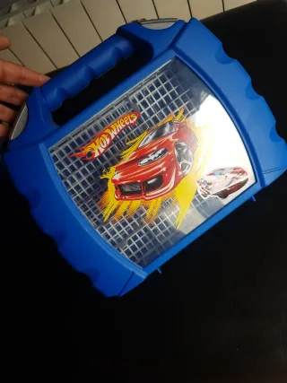 Maletín Hot Wheels 30 coches