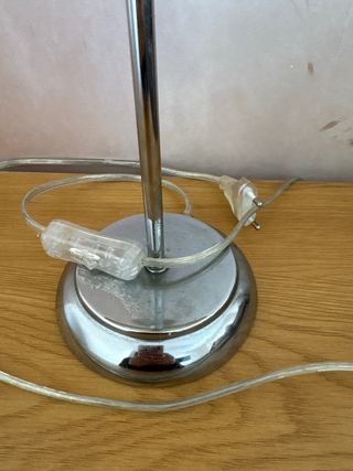 Lámpara de mesa moderna