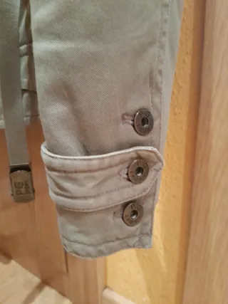 Chaqueta Purificación García verde militar