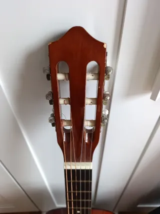 Guitarra Clásica Madera Clara marca Rocío