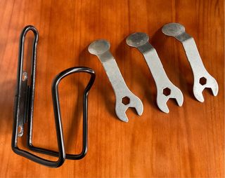 Porta bidón y 3 desmontables antiguos