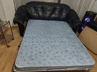 Sofá cama de piel negro