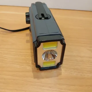 Rádio de emergência solar com manivela