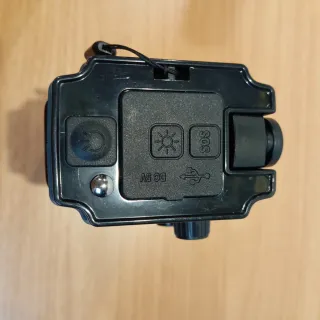 Rádio de emergência solar com manivela