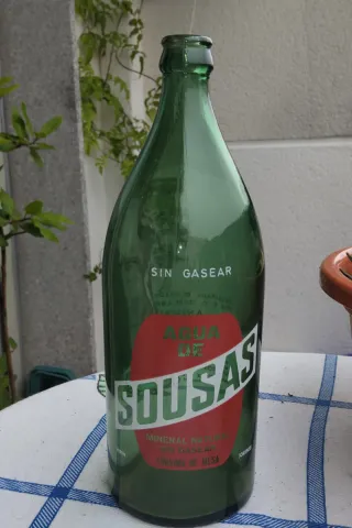 Botella vacía gaseosa agua Sousas Verín
