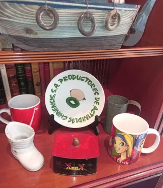 Lote vintage, tazas, plato, jarra.....