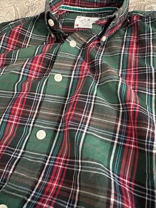 Camisa de cuadros verde y roja