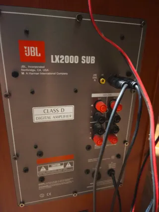 Subwoofer y Altavoz Central JBL LS2000