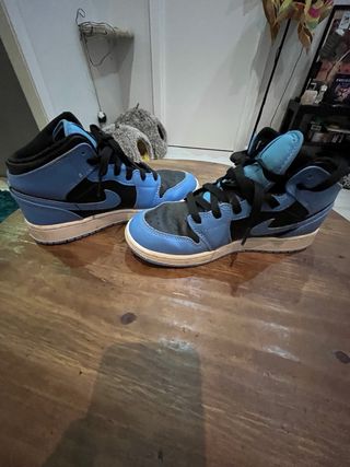 Air Jordan 1 Mid Azul/Negro