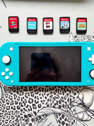 Nintendo Switch Lite Verde + 5 Juegos