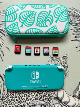 Nintendo Switch Lite Verde + 5 Juegos