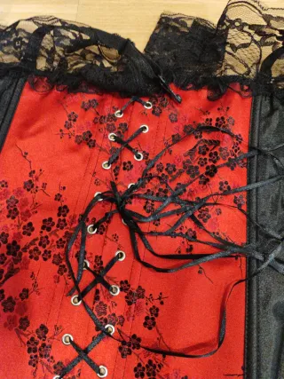 Corpiño Negro y Rojo con Encaje y tanga