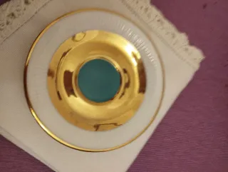 Taza y plato antiguo dorado