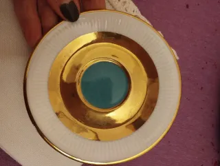 Taza y plato antiguo dorado