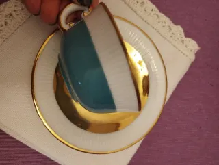 Taza y plato antiguo dorado