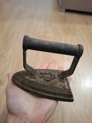 Plancha antigua de hierro