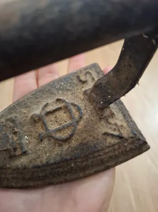 Plancha antigua de hierro