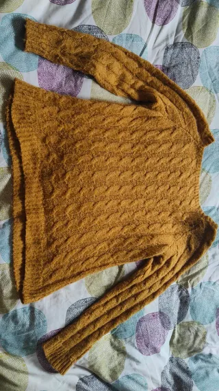 Jersey amarillo trenzado