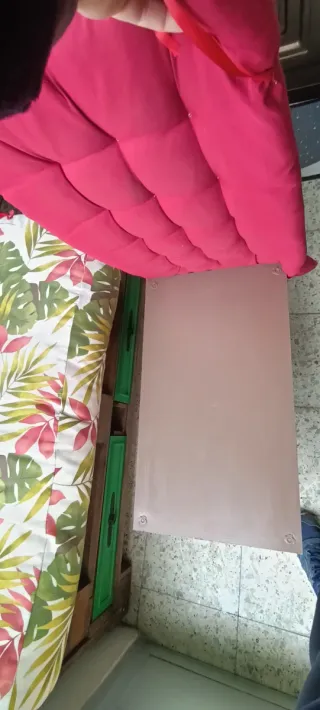 Banco, reposapiés, calzador...