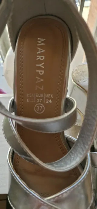 Zapatos de fiesta MARYPAZ plateados talla 37