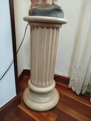 Escultura Lámpara Mujer Columna Madera