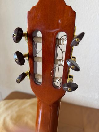 Guitarra Clásica como Nueva + Funda