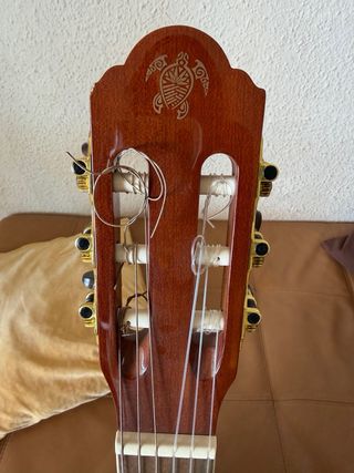 Guitarra Clásica como Nueva + Funda