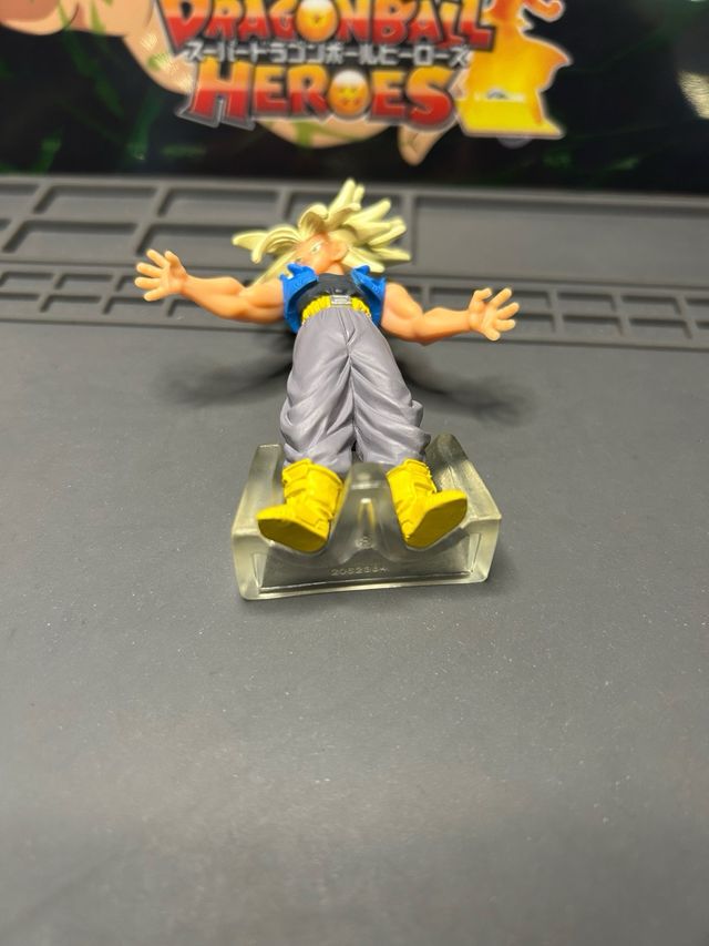 Figura Trunks SSJ Dragon Ball Z HG Part 21 Bandai