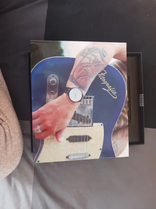 Fitografia Fito Fitipaldis Caja y Libro