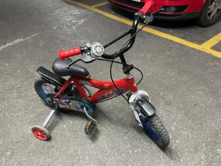 Bicicleta infantil roja 4-5 años