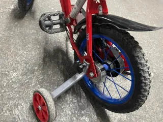 Bicicleta infantil roja 4-5 años