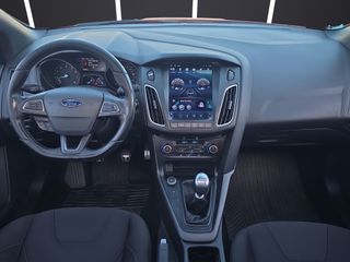 Focus 182 CV. STline 4 cilindros. Muy cuidado