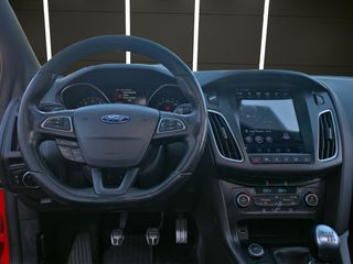 Focus 182 CV. STline 4 cilindros. Muy cuidado