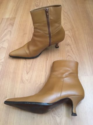 Botines marrones de piel nº 36